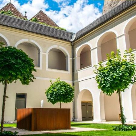 Smile Apartments Zur Gozzoburg Krems an der Donau Exterior photo